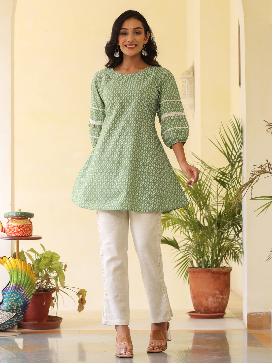 Archoo Cotton Ladies Short Kurti, Size: M at Rs 400 in Ahmedabad | ID:  2851646939033